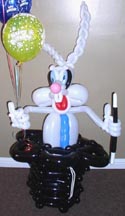 rabbit in hat balloon art twist